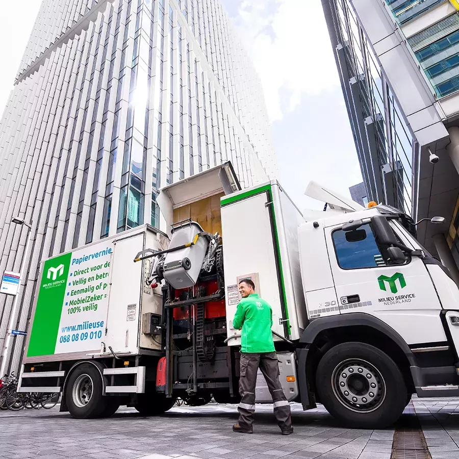 Milieu Service Nederland collection truck with the Rematics AI camera